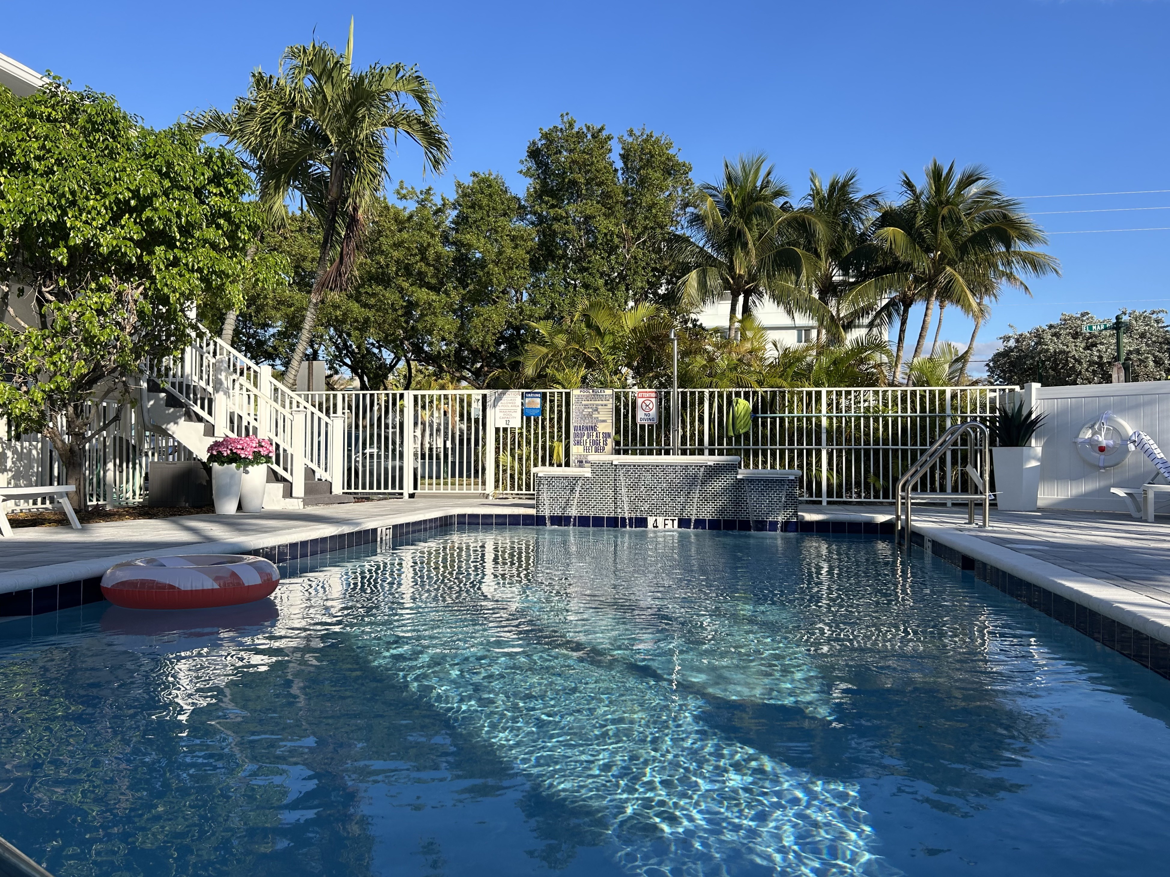 Sea Spray Inn